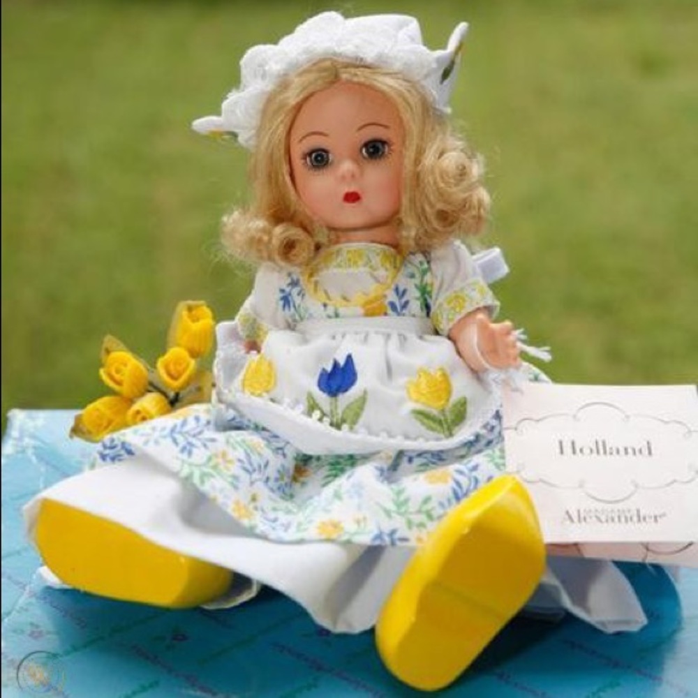 NWT Madame Alexander Holland Doll #33490